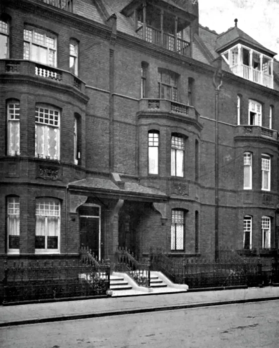 Framed Print : 16, Tite Street, Chelsea, London, 1906. Creator: Unknown Framed Print : 16, Tite Street, Chelsea, London, 1906. Creator: Unknown