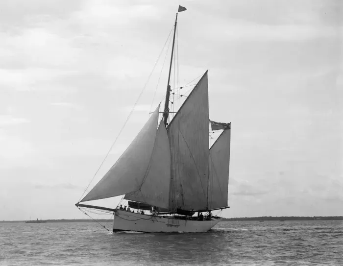 Framed Print : The 167 ton ketch Anemone under sail, 1922. Creator: Kirk & Sons of Cowes Framed Print : The 167 ton ketch Anemone under sail, 1922. Creator: Kirk & Sons of Cowes