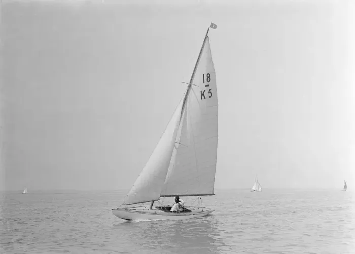 Framed Print : The 18-foot keelboat Vanity (K5), 1922. Creator: Kirk & Sons of Cowes Framed Print : The 18-foot keelboat Vanity (K5), 1922. Creator: Kirk & Sons of Cowes