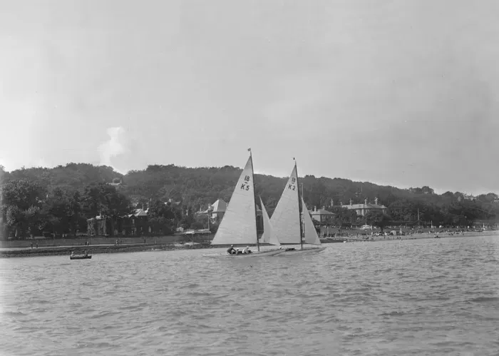 Framed Print : The 18-foot keelboats Vanity (K5) and Prudence (K2) racing, 1922. Creator Framed Print : The 18-foot keelboats Vanity (K5) and Prudence (K2) racing, 1922. Creator