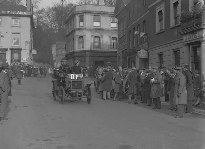 Framed Print : 1898 Daimler 6hp of DM Copley taking part in the London-Brighton Run, Reigate, Surrey, 1928 Framed Print : 1898 Daimler 6hp of DM Copley taking part in the London-Brighton Run, Reigate, Surrey, 1928