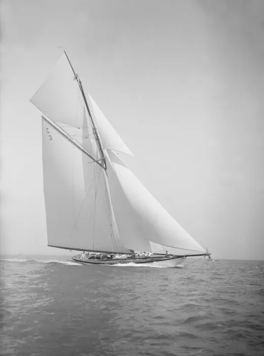 Framed Print : The 19-metre class Corona close-hauled, 1911. Creator: Kirk & Sons of Cowes Framed Print : The 19-metre class Corona close-hauled, 1911. Creator: Kirk & Sons of Cowes