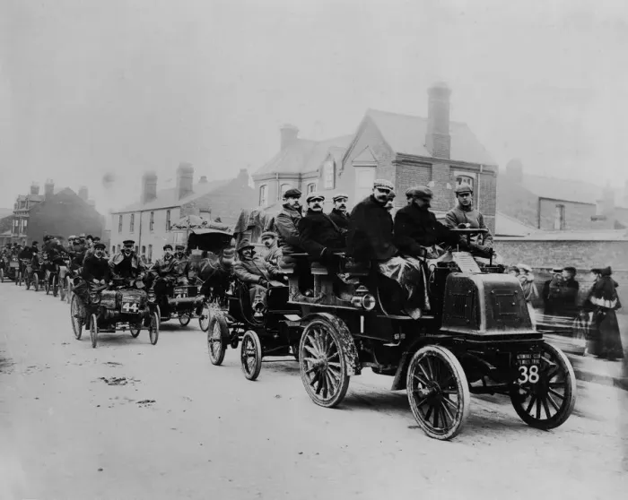 Framed Print : 1900 Thousand Mile Trial, Daimler Wagonette. Creator: Unknown Framed Print : 1900 Thousand Mile Trial, Daimler Wagonette. Creator: Unknown