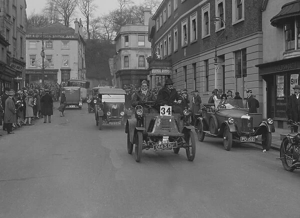 1902 Renault of W Vincent taking part in the London-Brighton Run, Reigate, Surrey, 1928