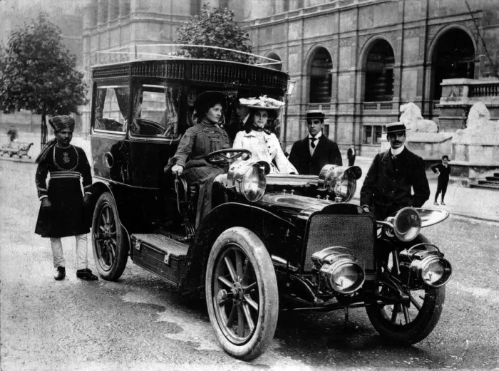 Framed Print : 1903 Mors Pullman owned by Marquis of Anglesey. Creator: Unknown Framed Print : 1903 Mors Pullman owned by Marquis of Anglesey. Creator: Unknown