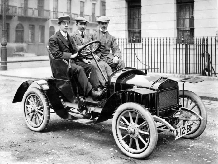Framed Print : 1906 Delage 6hp, sold in Britain as the Friswell Baby. Creator: Unknown Framed Print : 1906 Delage 6hp, sold in Britain as the Friswell Baby. Creator: Unknown