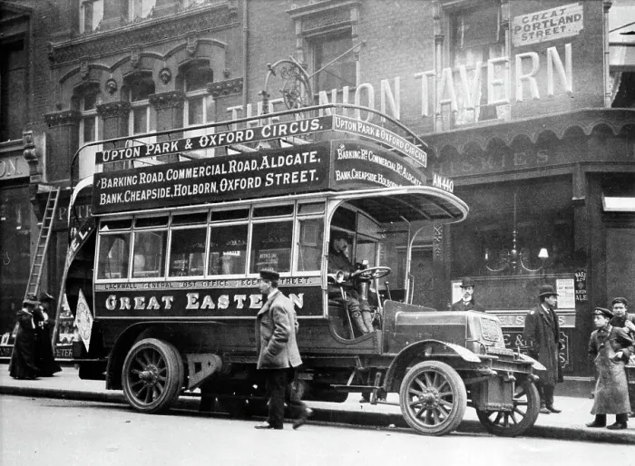 Framed Print : 1906 Straker Squire bus Framed Print : 1906 Straker Squire bus