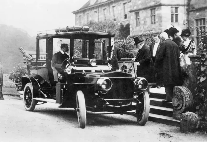 Framed Print : 1907 Daimler 35hp Landaulette, King Edward VII. Creator: Unknown Framed Print : 1907 Daimler 35hp Landaulette, King Edward VII. Creator: Unknown