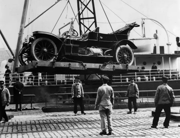 Framed Print : 1909 Car being loaded on to ship at Boulogne. Creator: Unknown Framed Print : 1909 Car being loaded on to ship at Boulogne. Creator: Unknown