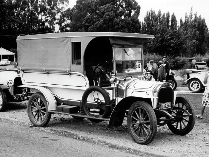 Framed Print : 1912 Unic van Framed Print : 1912 Unic van