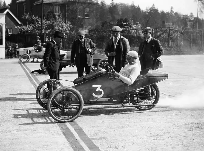 Framed Print : A 1914 Morgan at the starting line of a race, (1914?) Framed Print : A 1914 Morgan at the starting line of a race, (1914?)