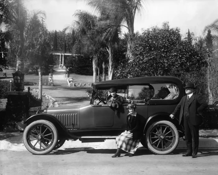 Framed Print : 1916 Chalmers model 6-40 Californian top tourer. Creator: Unknown Framed Print : 1916 Chalmers model 6-40 Californian top tourer. Creator: Unknown