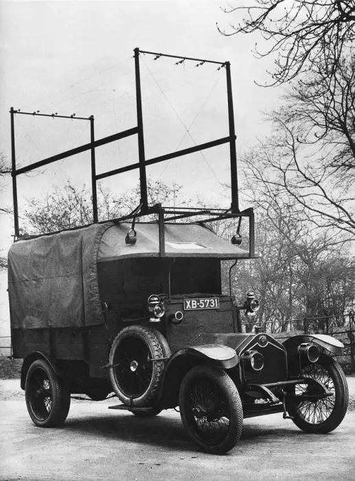 Framed Print : 1918 Crossley 25-30hp Met Police van, used by Flying Squad. Creator: Unknown Framed Print : 1918 Crossley 25-30hp Met Police van, used by Flying Squad. Creator: Unknown