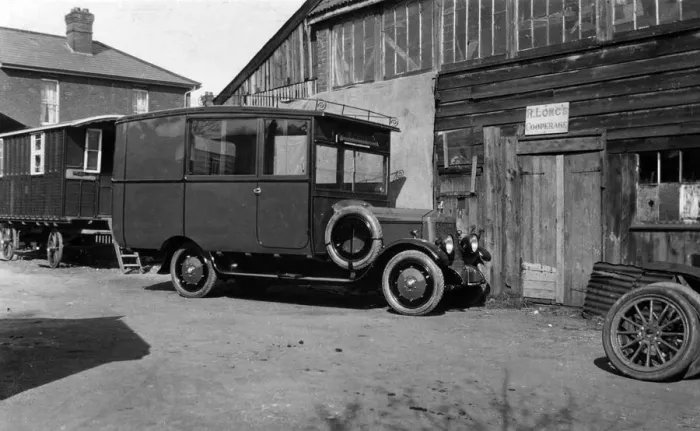 Framed Print : 1922 Armstrong Siddeley 18hp camper conversion by Hutchings. Creator: Unknown