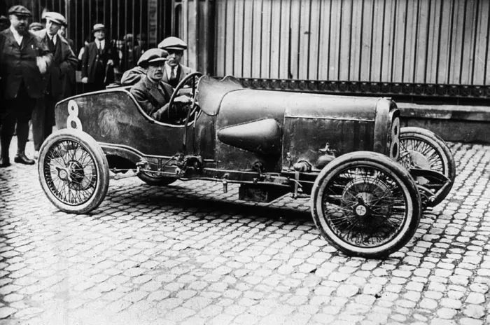 Framed Print : 1923 Aston Martin 1. 5 Strasbourg driven by Clive Gallop in 1922 French Grand Prix Framed Print : 1923 Aston Martin 1. 5 Strasbourg driven by Clive Gallop in 1922 French Grand Prix