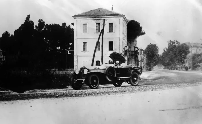 Framed Print : 1926 Isotta Fraschini, Avati in Targa Abruzzo, Pescara. Creator: Unknown