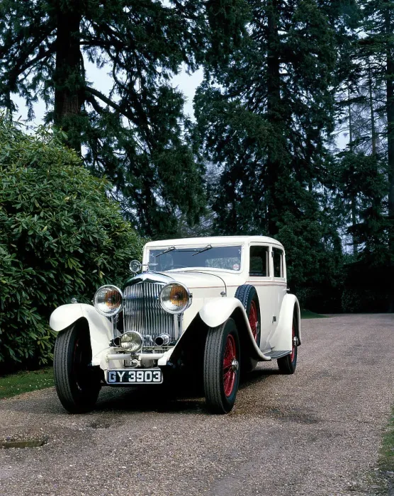 Framed Print : A 1930 Bentley 8 Litre saloon with a Mulliner body Framed Print : A 1930 Bentley 8 Litre saloon with a Mulliner body