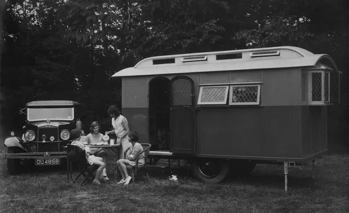 Framed Print : 1930 Morris Oxfor Six with caravan. Creator: Unknown Framed Print : 1930 Morris Oxfor Six with caravan. Creator: Unknown