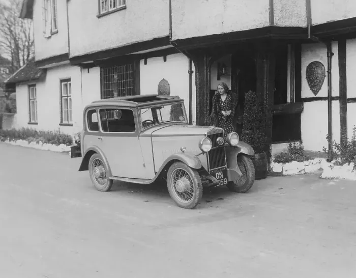 Framed Print : 1931 Triumph Scorpion outside the Bell Inn, Hurley, Berkshire, (c1931?) Framed Print : 1931 Triumph Scorpion outside the Bell Inn, Hurley, Berkshire, (c1931?)