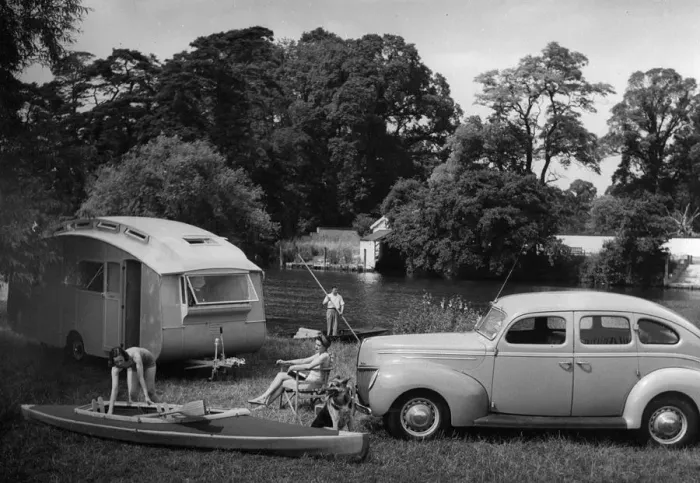 Framed Print : 1939 Ford V8-91 with caravan. Creator: Unknown Framed Print : 1939 Ford V8-91 with caravan. Creator: Unknown
