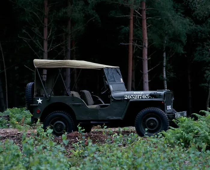 Framed Print : A 1943 Willys Jeep Framed Print : A 1943 Willys Jeep