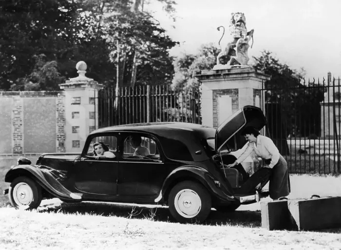 Framed Print : 1955 Citroen II Legere Berline car, (c1955?) Framed Print : 1955 Citroen II Legere Berline car, (c1955?)