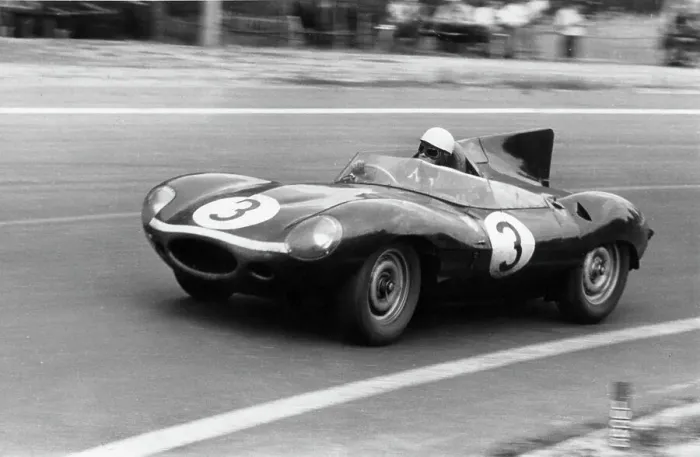 Framed Print : 1957 Jaguar D type Ecurie Ecosse, Le Mans winning car driven by Flockhart-Bueb Framed Print : 1957 Jaguar D type Ecurie Ecosse, Le Mans winning car driven by Flockhart-Bueb
