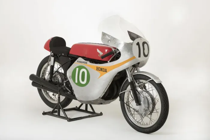 Framed Print : 1961 Honda RC162, Mike Hailwood. Creator: Unknown Framed Print : 1961 Honda RC162, Mike Hailwood. Creator: Unknown
