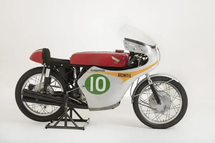 Framed Print : 1961 Honda RC162, Mike Hailwood. Creator: Unknown Framed Print : 1961 Honda RC162, Mike Hailwood. Creator: Unknown