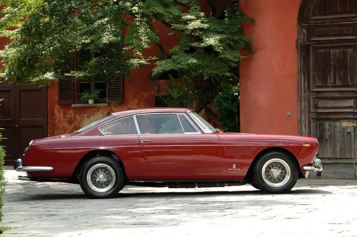Framed Print : 1962 Ferrari 250 GTE 2+2 Framed Print : 1962 Ferrari 250 GTE 2+2