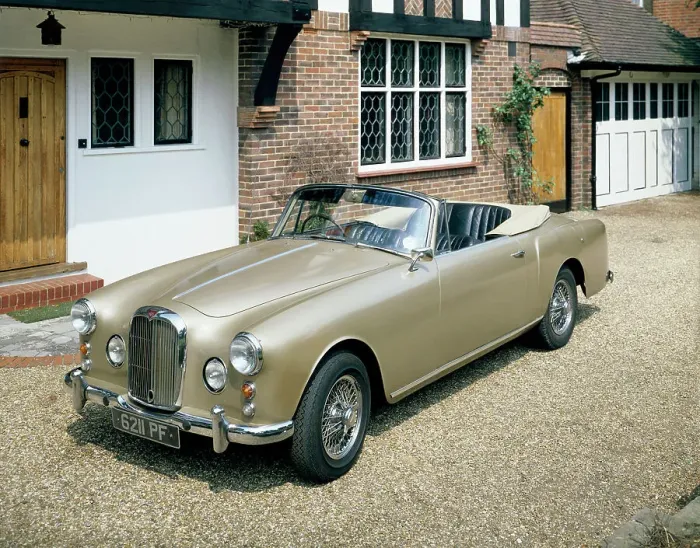 Framed Print : A 1963 Alvis car parked on a gravel driveway Framed Print : A 1963 Alvis car parked on a gravel driveway