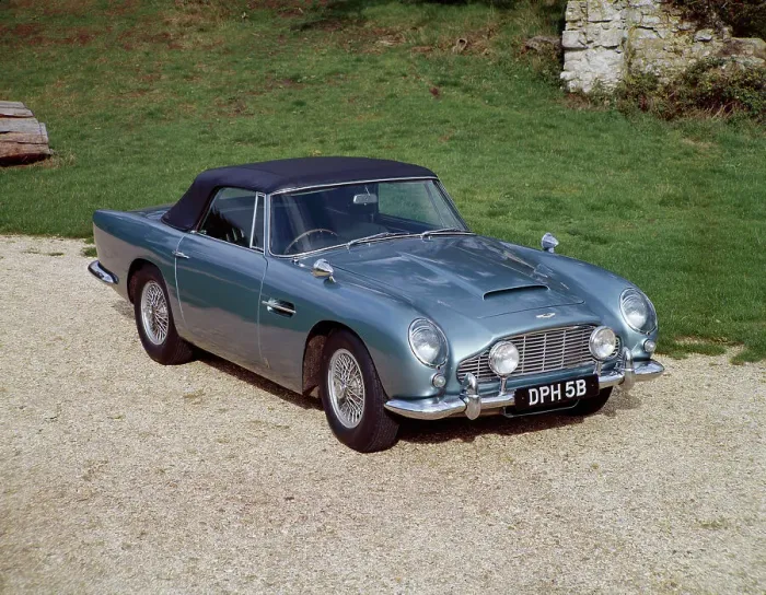 Framed Print : A 1964 Aston Martin DB5 sportscar Framed Print : A 1964 Aston Martin DB5 sportscar
