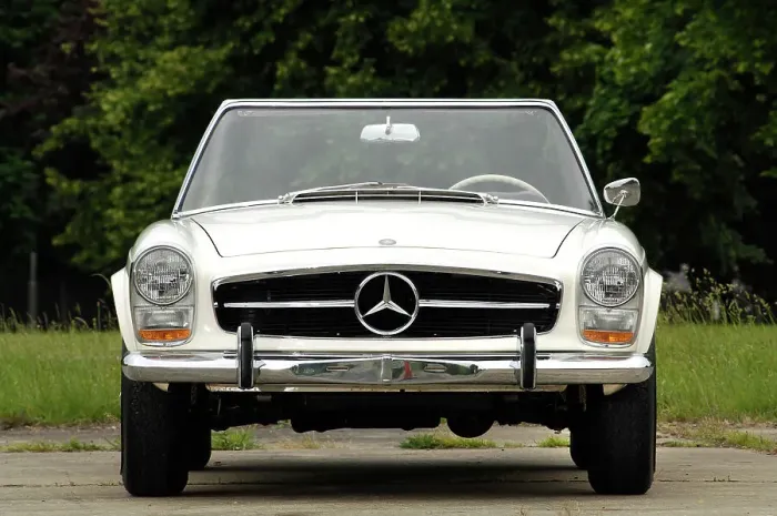 Framed Print : 1966 Mercedes Benz 230 SL Framed Print : 1966 Mercedes Benz 230 SL