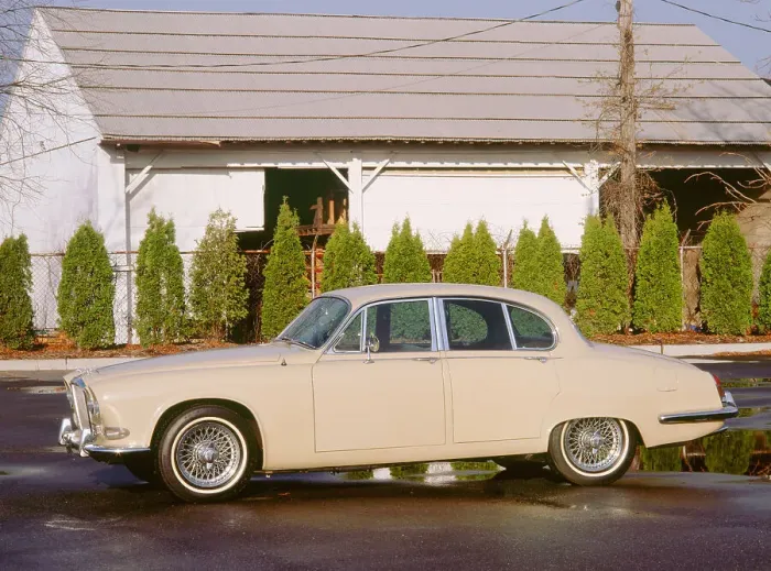 Framed Print : 1967 Jaguar 420 Framed Print : 1967 Jaguar 420