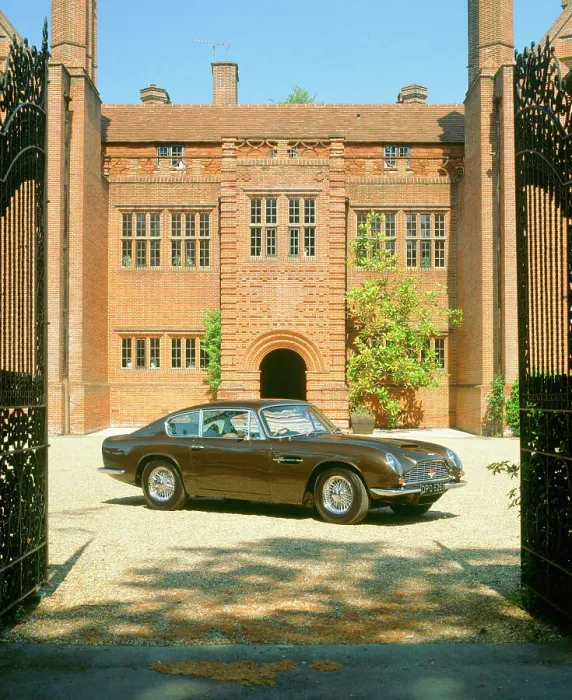 Framed Print : 1970 Aston Martin DB6 MkII Vantage