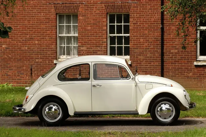 Framed Print : 1971 Volkswagen Beetle Framed Print : 1971 Volkswagen Beetle