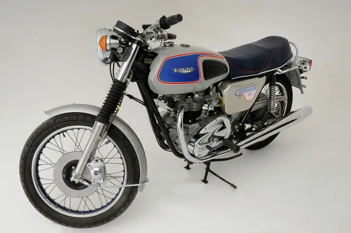 Framed Print : 1977 Triumph Bonneville 750 Jubilee Framed Print : 1977 Triumph Bonneville 750 Jubilee