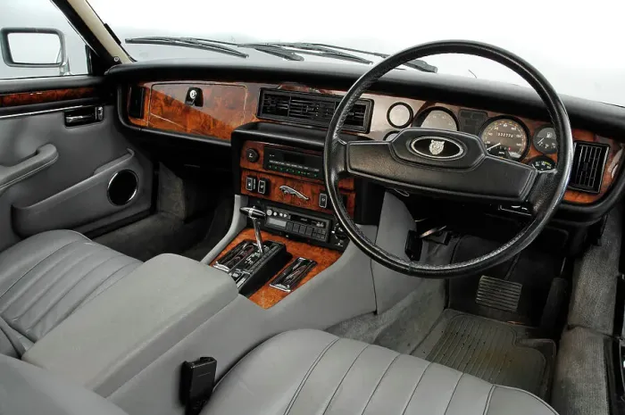 Framed Print : 1987 Jaguar XJ12 Sovereign Framed Print : 1987 Jaguar XJ12 Sovereign
