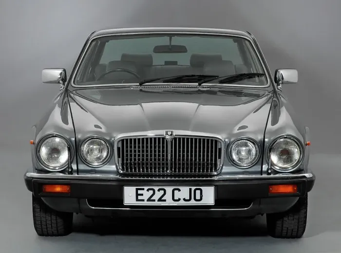 Framed Print : 1987 Jaguar XJ12 Sovereign Framed Print : 1987 Jaguar XJ12 Sovereign