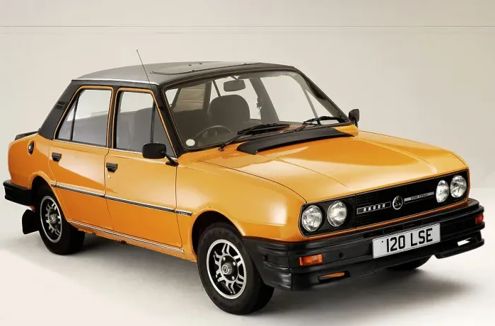 Framed Print : 1990 Skoda Super Estelle Framed Print : 1990 Skoda Super Estelle