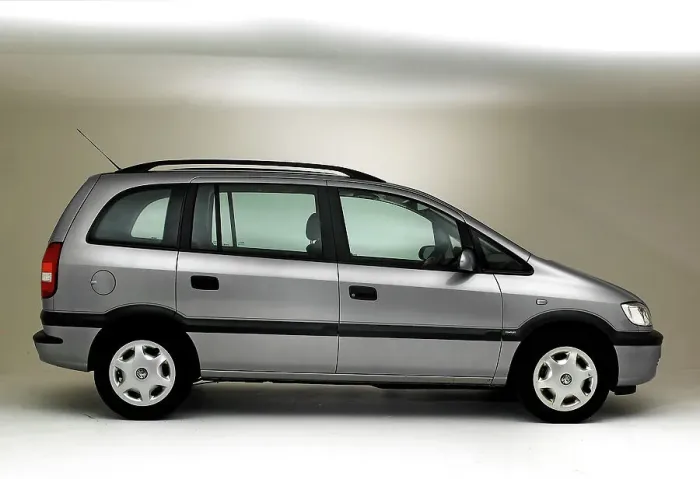 Framed Print : 2002 Vauxhall Zafira Framed Print : 2002 Vauxhall Zafira