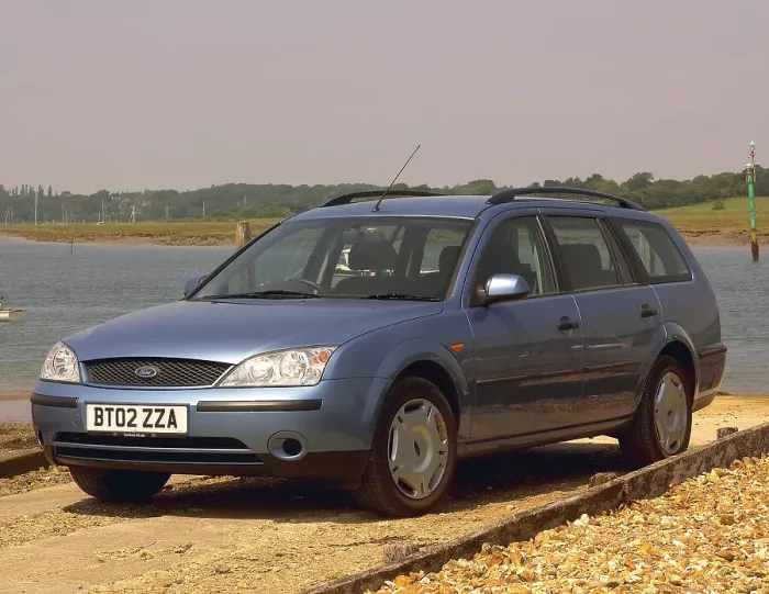 Framed Print : 2003 Ford Mondeo LX Estate Framed Print : 2003 Ford Mondeo LX Estate