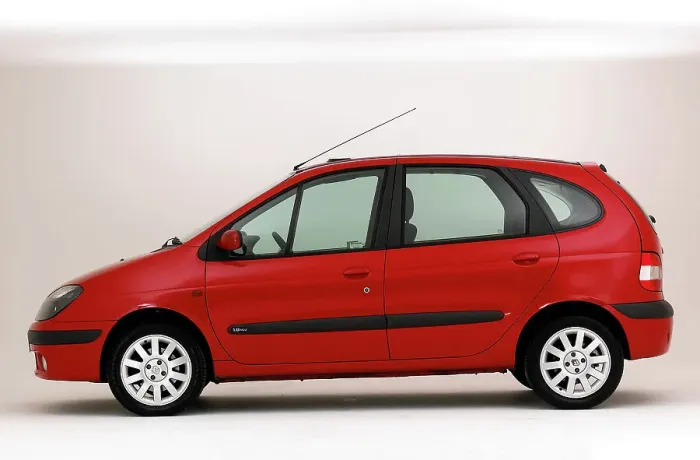 Framed Print : 2003 Renault Scenic Framed Print : 2003 Renault Scenic