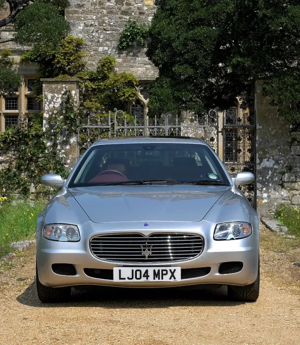 Framed Print : 2004 Maserati Quattroporte Framed Print : 2004 Maserati Quattroporte