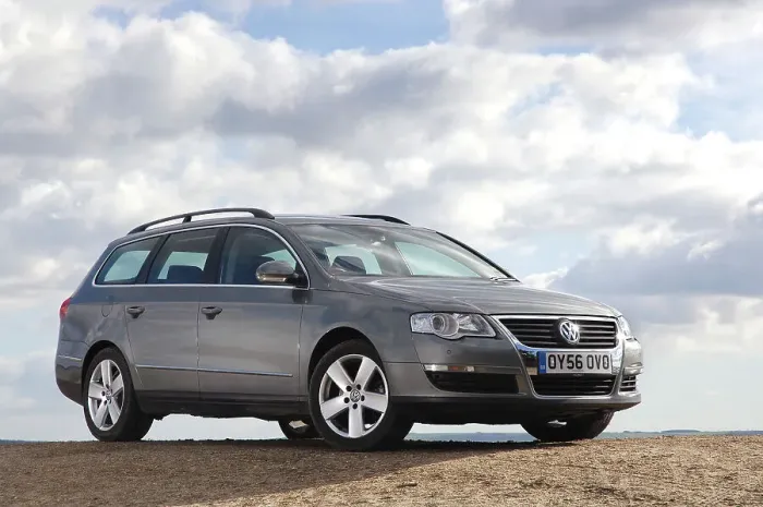 Framed Print : 2006 Volkswagen Passat 2.0 Tdi Estate Framed Print : 2006 Volkswagen Passat 2.0 Tdi Estate