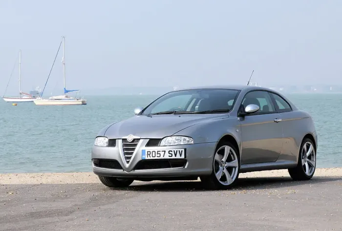 Framed Print : 2007 Alfa Romeo GT Framed Print : 2007 Alfa Romeo GT
