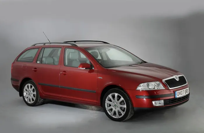 Framed Print : 2007 Skoda Octavia estate Framed Print : 2007 Skoda Octavia estate