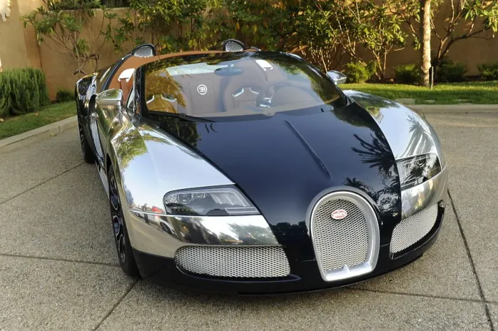 Framed Print : 2009 Bugatti Veyron Sang Bleu Framed Print : 2009 Bugatti Veyron Sang Bleu
