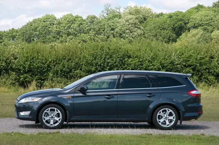 Framed Print : 2009 Ford Mondeo Tdci Estate Framed Print : 2009 Ford Mondeo Tdci Estate