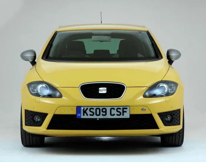 Framed Print : 2009 Seat Leon FR Framed Print : 2009 Seat Leon FR